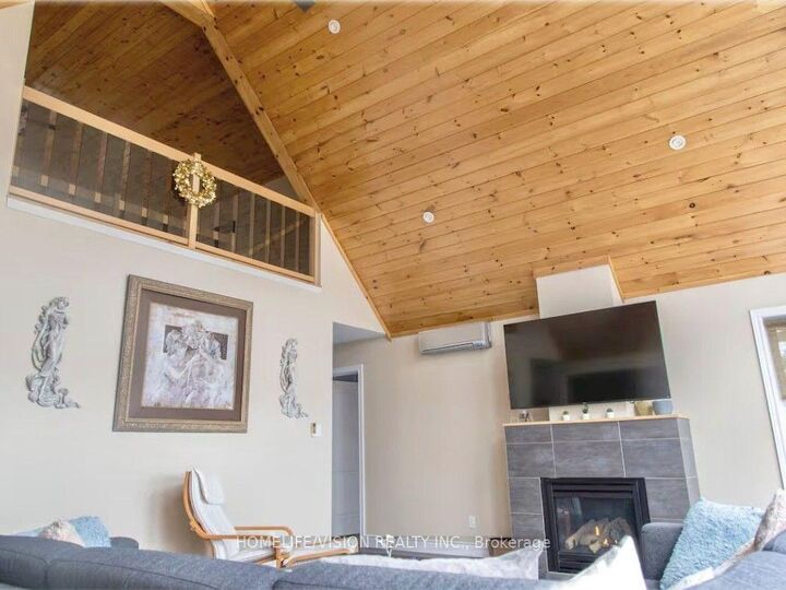 Property Photo:  128 Bayview Drive  ON K7R 3K8 