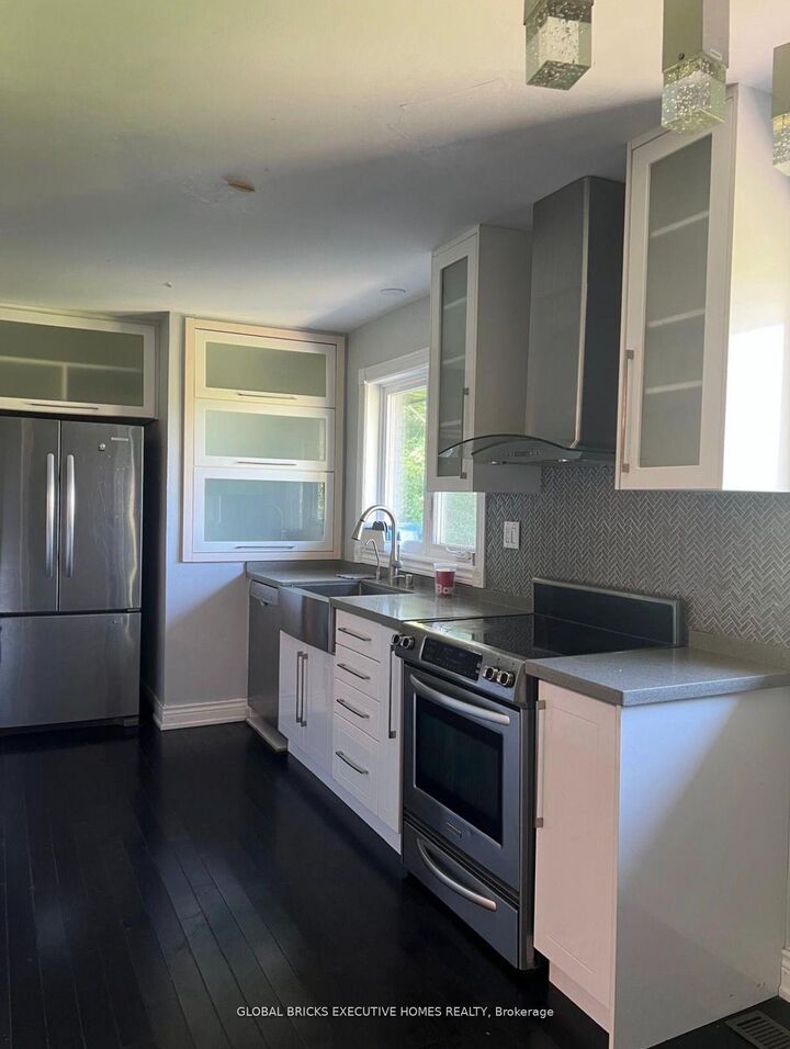 Property Photo: 384 Ashbury Road ON L6K 2M7