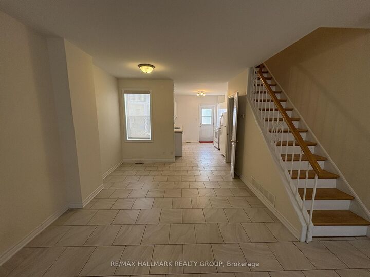 Property Photo:  230 Cumberland Street  ON K1N 5J1 