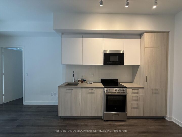 Property Photo:  65 Mutual Street 202  ON M5B 0E5 