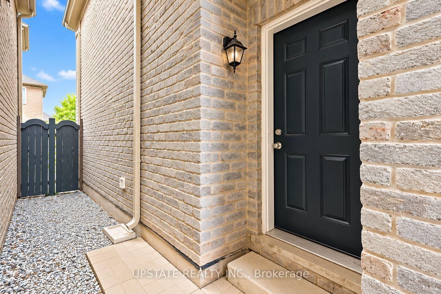 Property Photo:  8 Sage Meadow Crescent (Basement)  ON L6Y 0Y1 