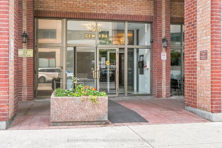 Property Photo: 55 Centre Avenue 2304 ON M5G 2H5