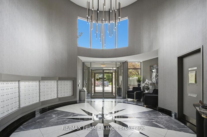 Property Photo:  8201 Islington Avenue Ph 21  ON L4L 9S5 