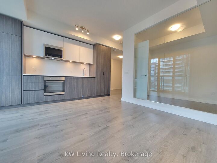 Property Photo:  8 Widmer Street 4211  ON M5V 0W6 