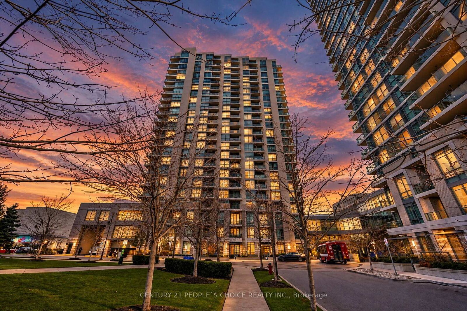 Photo de la propriété: 205 Sherway Garden 1012 ON M9C 0A5