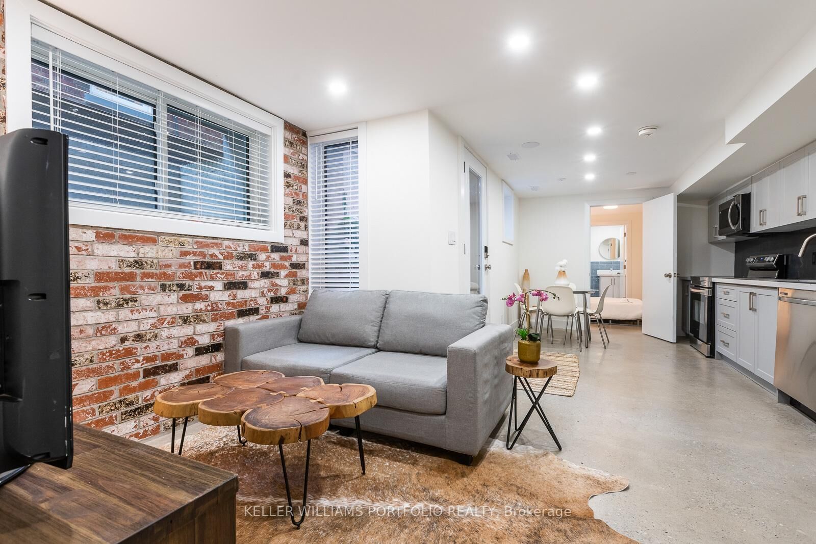 Property Photo:  180 Maria Street Lower  ON M6P 1W4 