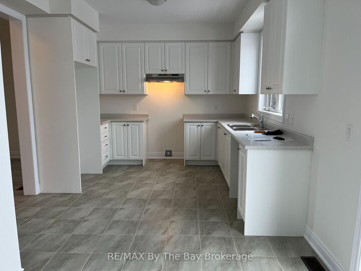 Property Photo:  17 Carriage Lane  ON L9Z 0M5 