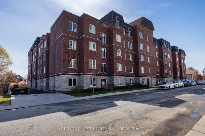Property Photo:  501 Frontenac Street 308  ON K7K 4L9 