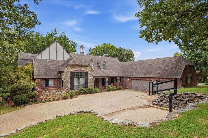 Property Photo: 12813 S 14th Circle OK 74037