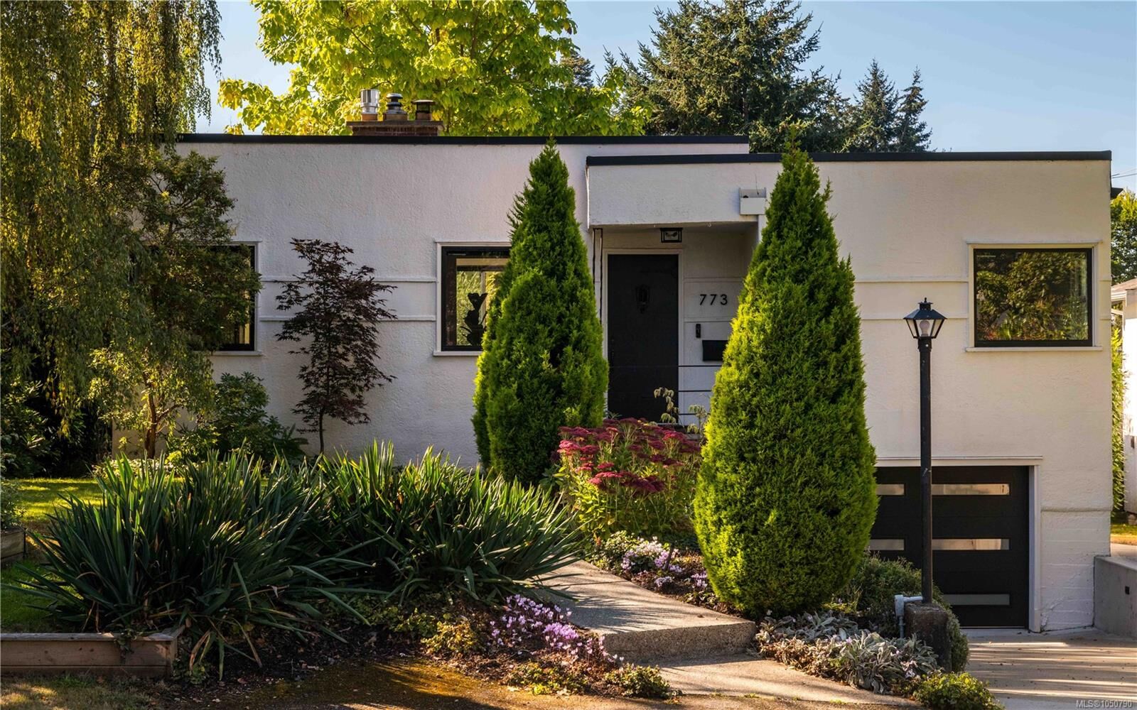 Property Photo:  773 Middleton St  BC V9A 2E1 