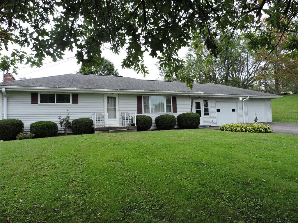 Property Photo:  1440 W Pittsburgh St  PA 15683 