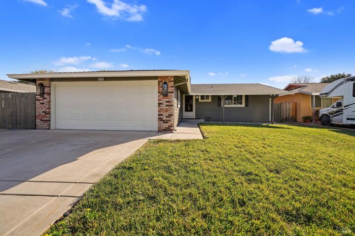 Property Photo: 117 Kearney Way CA 95687