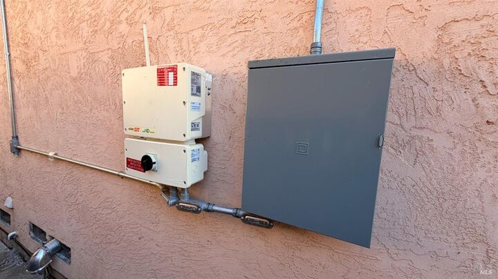 Property Photo: 1132 Capistrano Court CA 94534