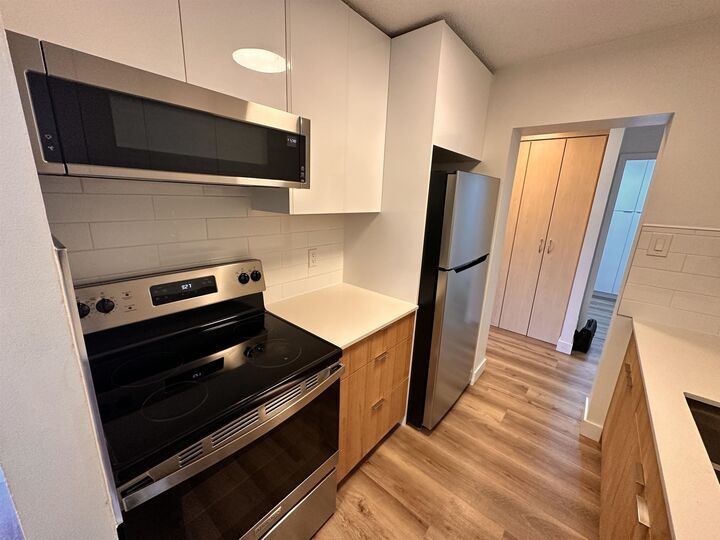 Property Photo:  4200 Mayberry Street 606  BC V5H 4A7 