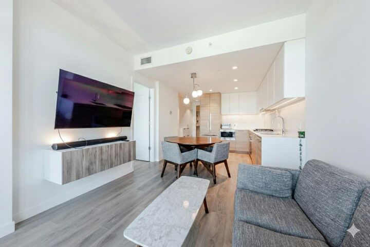 Property Photo:  1045 Austin Avenue 808  BC V3K 0G9 