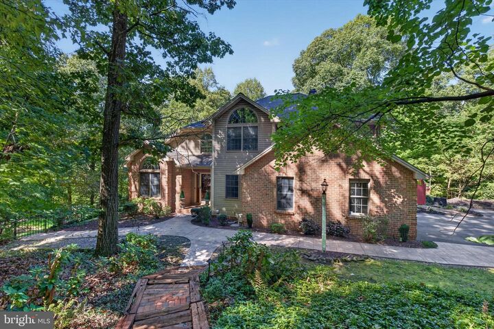 Property Photo: 46 Hillcrest Drive PA 17057