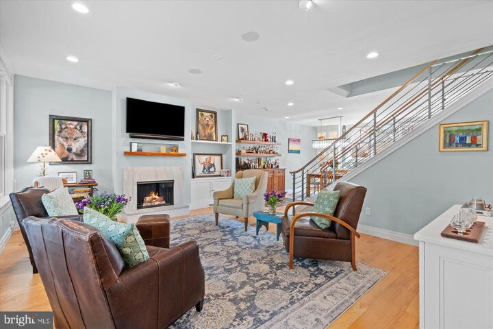 Property Photo: 321 N Columbus Street VA 22314