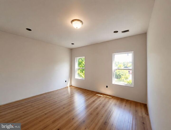 Property Photo: 307 Belleview Avenue B VA 22960