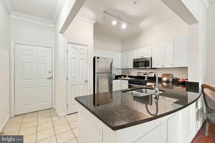Property Photo:  7 Booth Street 110  MD 20878 