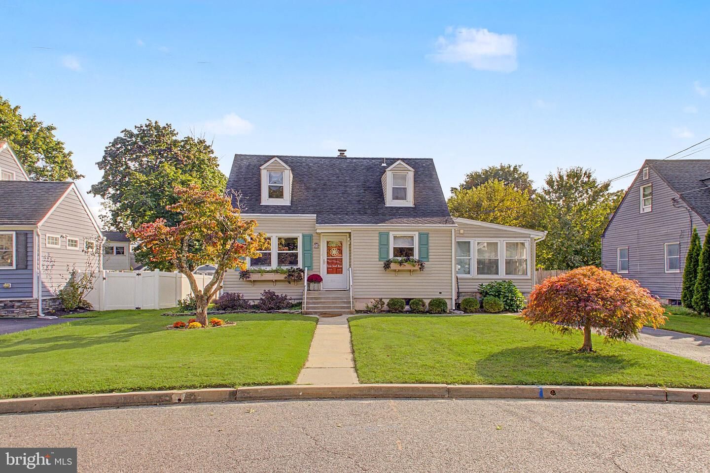 Property Photo:  39 Waldron Road  NJ 08501 