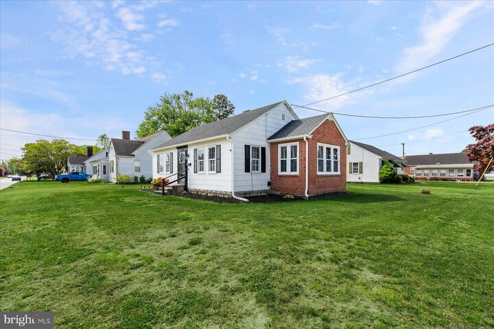 Property Photo: 1400 Linden Drive MD 21851