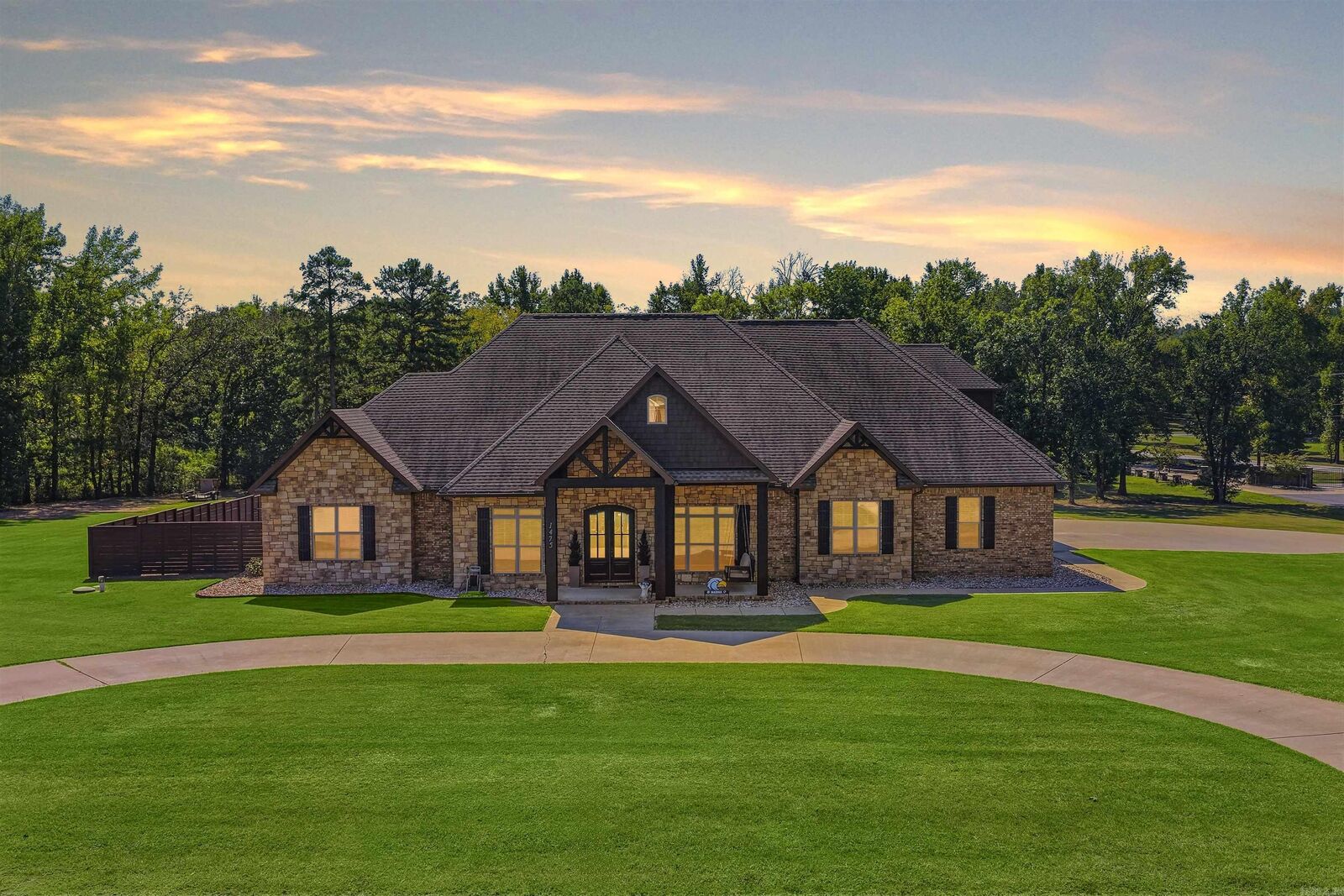 Property Photo: 1475 Northwoods Estates Drive AR 72032