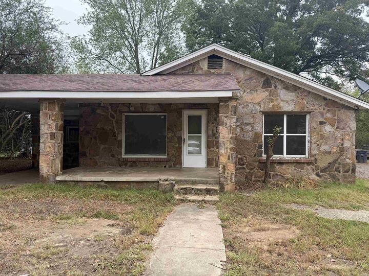 Property Photo: 1006 W McRae Avenue AR 72143