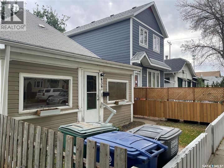 Property Photo:  434 G Avenue S  SK S7M 1V7 
