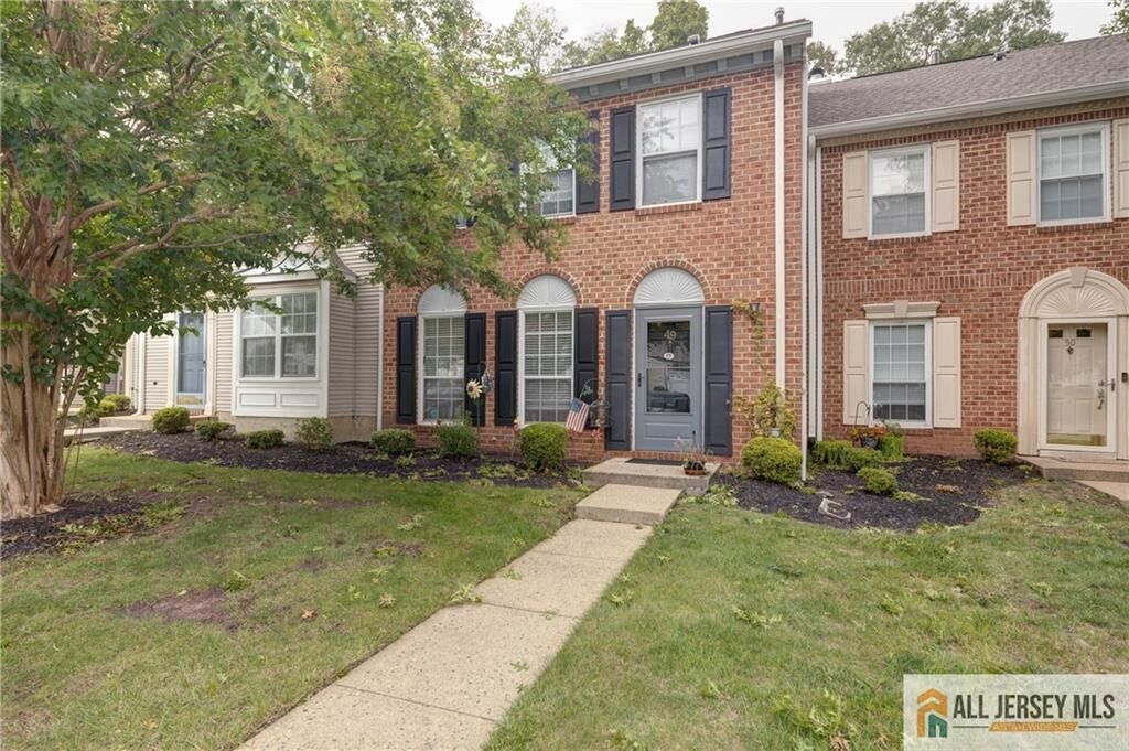 Property Photo:  49 Albury Way  NJ 08902 
