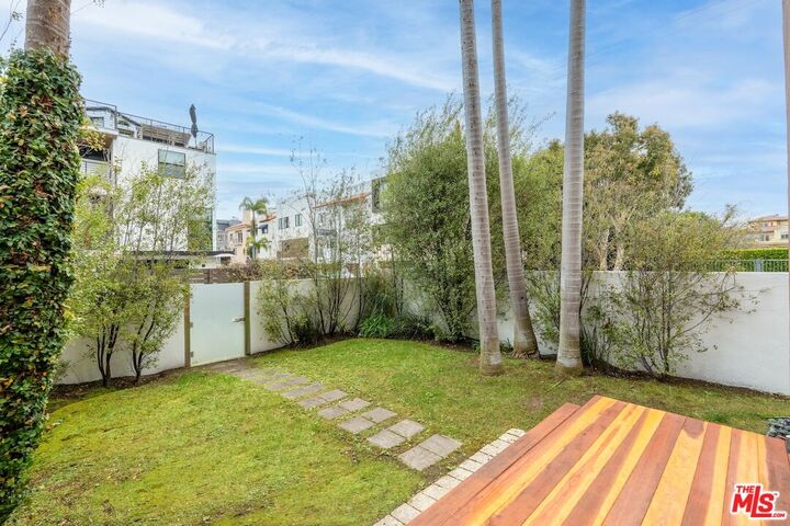Property Photo:  28 Westwind St  CA 90292 