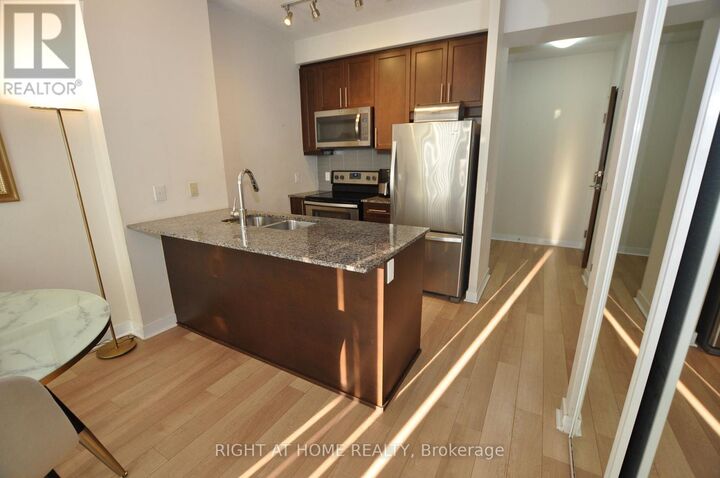 Property Photo: 3975 Grand Park Drive 1705 ON L5B 4M6