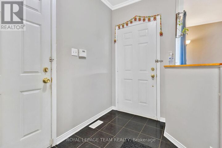 Property Photo:  36 Saffron Court  ON K2J 4R7 
