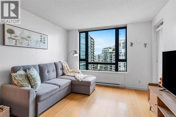 Property Photo: 751 Fairfield Road 1001 BC V8W 4A4