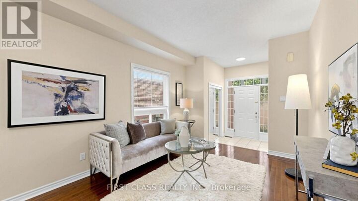 Property Photo:  89 Castan Avenue  ON L3R 5R1 