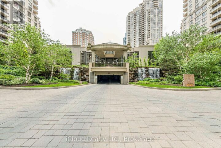 Property Photo: 3888 Duke Of York Boulevard 2521 ON L5B 4P5
