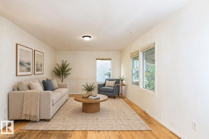Property Photo: 11321 89 St NW AB T5B 3T5