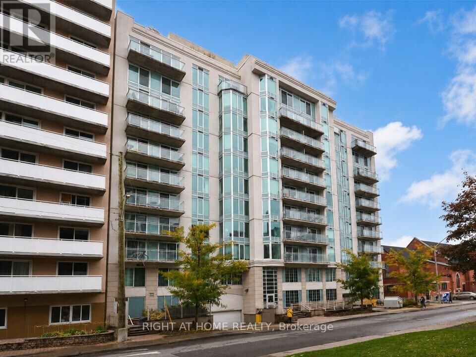 Property Photo: 138 Somerset Street West 711 ON K2P 0A3