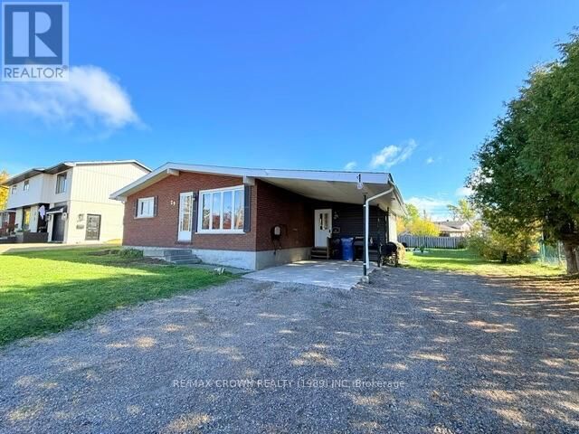 Property Photo:  29 Seaborne Crescent  ON P5N 1L8 