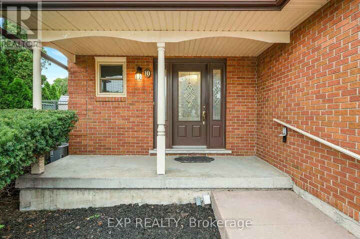 Property Photo: 10 Donegel Place ON L9A 4Z6
