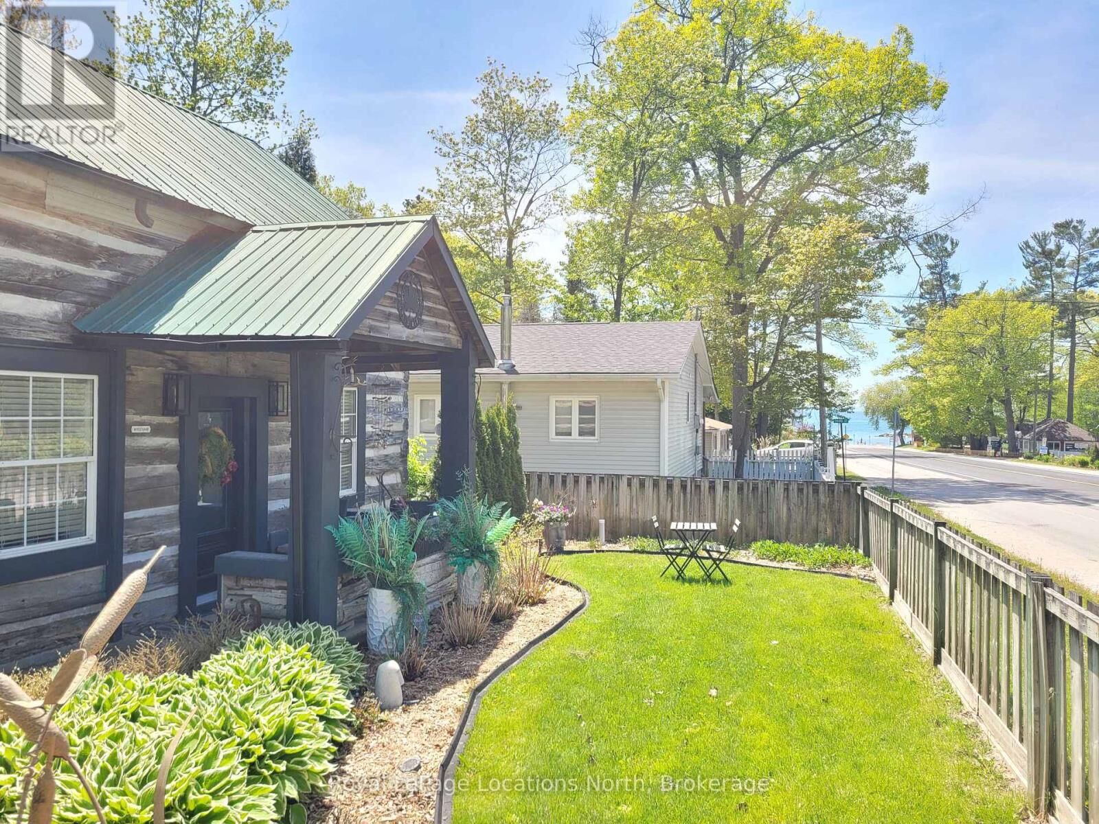 Property Photo:  347 Balm Beach Road West  ON L0L 2J0 