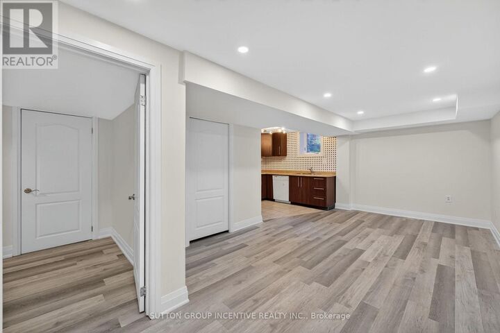 Property Photo:  23 Blair Crescent  ON L4M 5Y7 