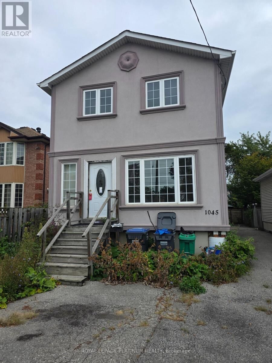 Property Photo: 1045 Cawthra Road ON L5G 4K4