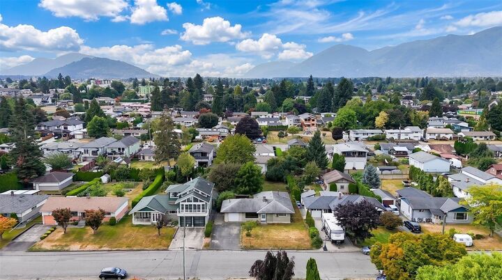 Photo de la propriété:  9647 Windsor Street  BC V2P 6C3 