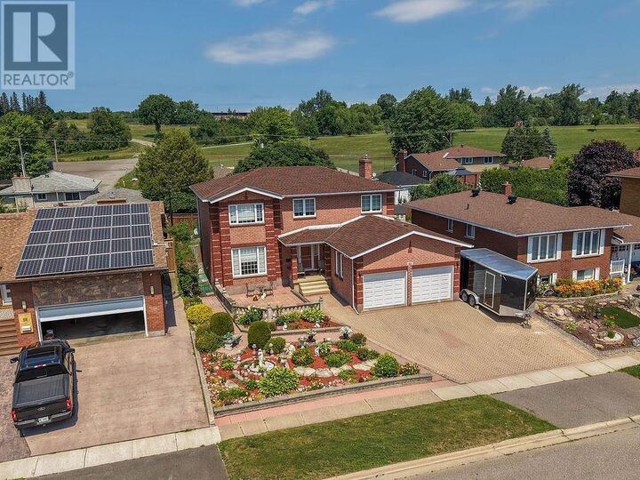 Property Photo:  62 Bitonti Cres  ON P6C 6A9 