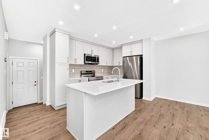 Property Photo:  1089 Hearthstone Boulevard  AB T8H 3B3 
