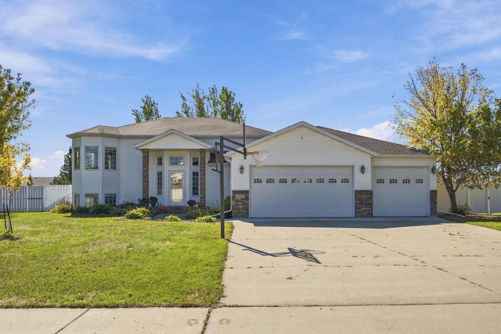 Property Photo:  433 Prescott Lane  ND 58078 