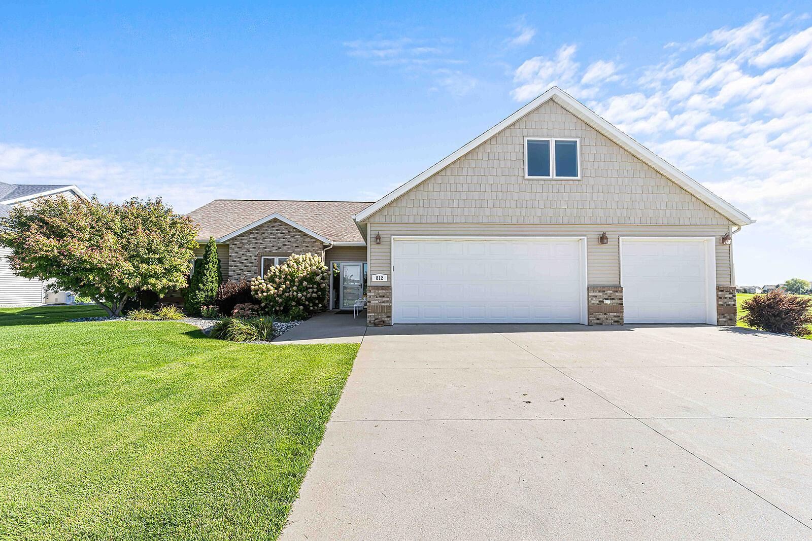 Property Photo:  812 S 36th Street S  MN 56560 