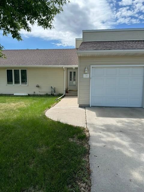 Property Photo:  131 Belleville Court  MN 56701 