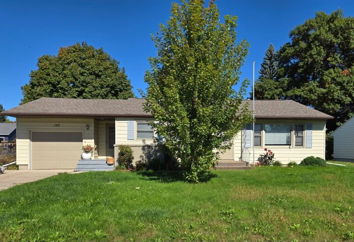 Property Photo: 142 5th Street NW MN 55917