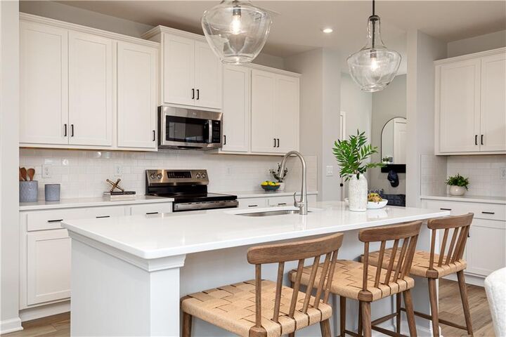 Property Photo:  519 Raelyns Way  GA 30052 